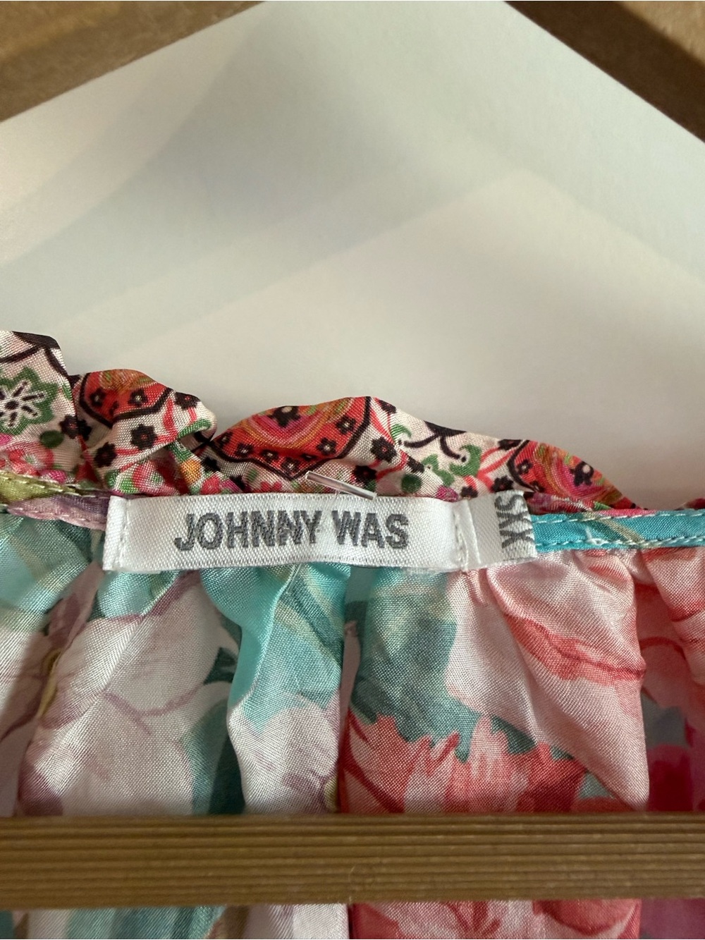 Johnny Was - 100% silk Rose Narcisa Blouse - Picture 5 of 14